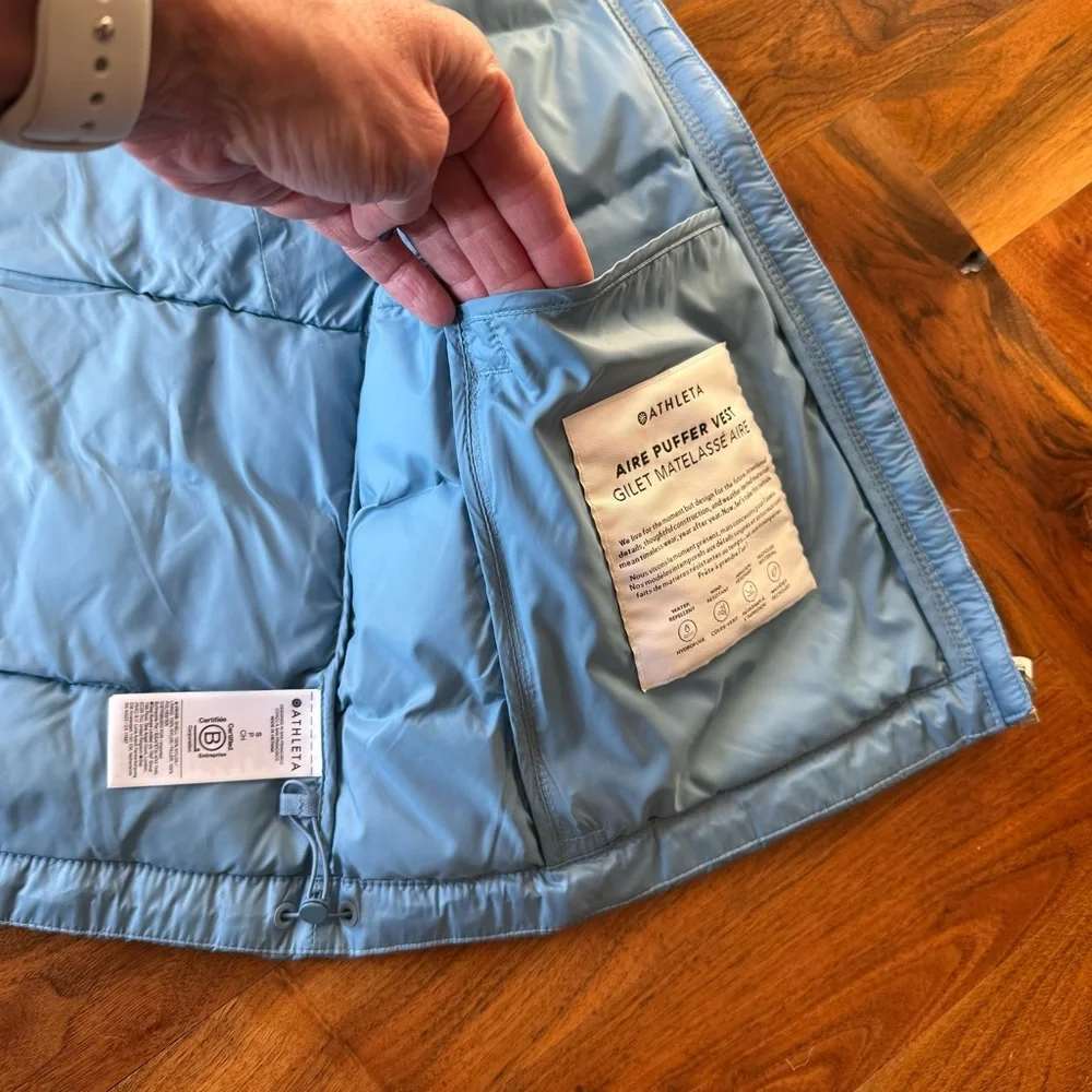 Athleta Aire Puffer Vest Size Small in Coastal Blue - Picture 9 of 16